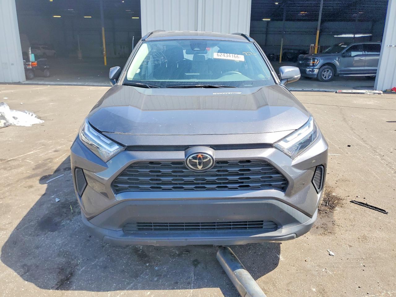 2024 Toyota Rav4 Xle - zdjęcie 5