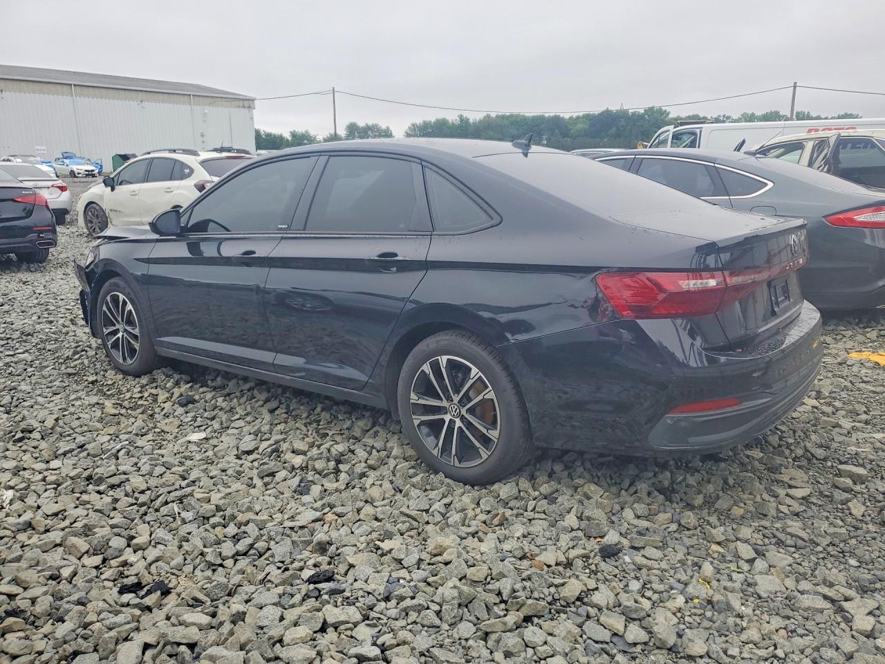 2025 Volkswagen Jetta Sport - zdjęcie 2