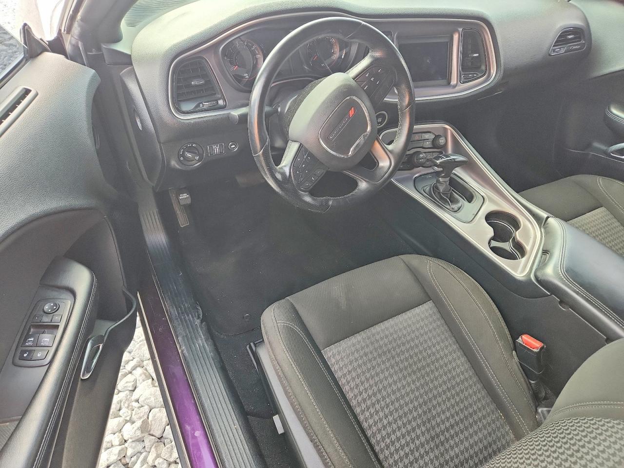 2022 Dodge Challenger Sxt - zdjęcie 8