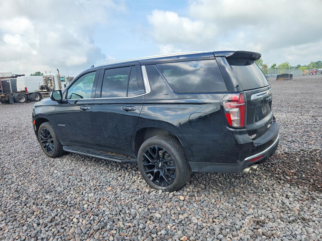 2023 Chevrolet Tahoe K1500 Premier - zdjęcie 2
