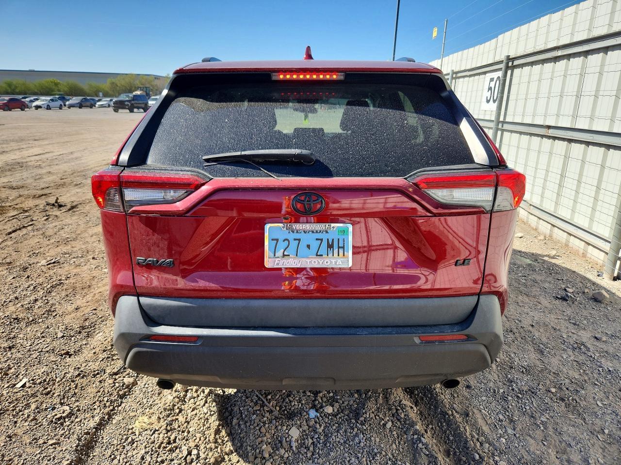 2020 Toyota Rav4 Le - zdjęcie 6