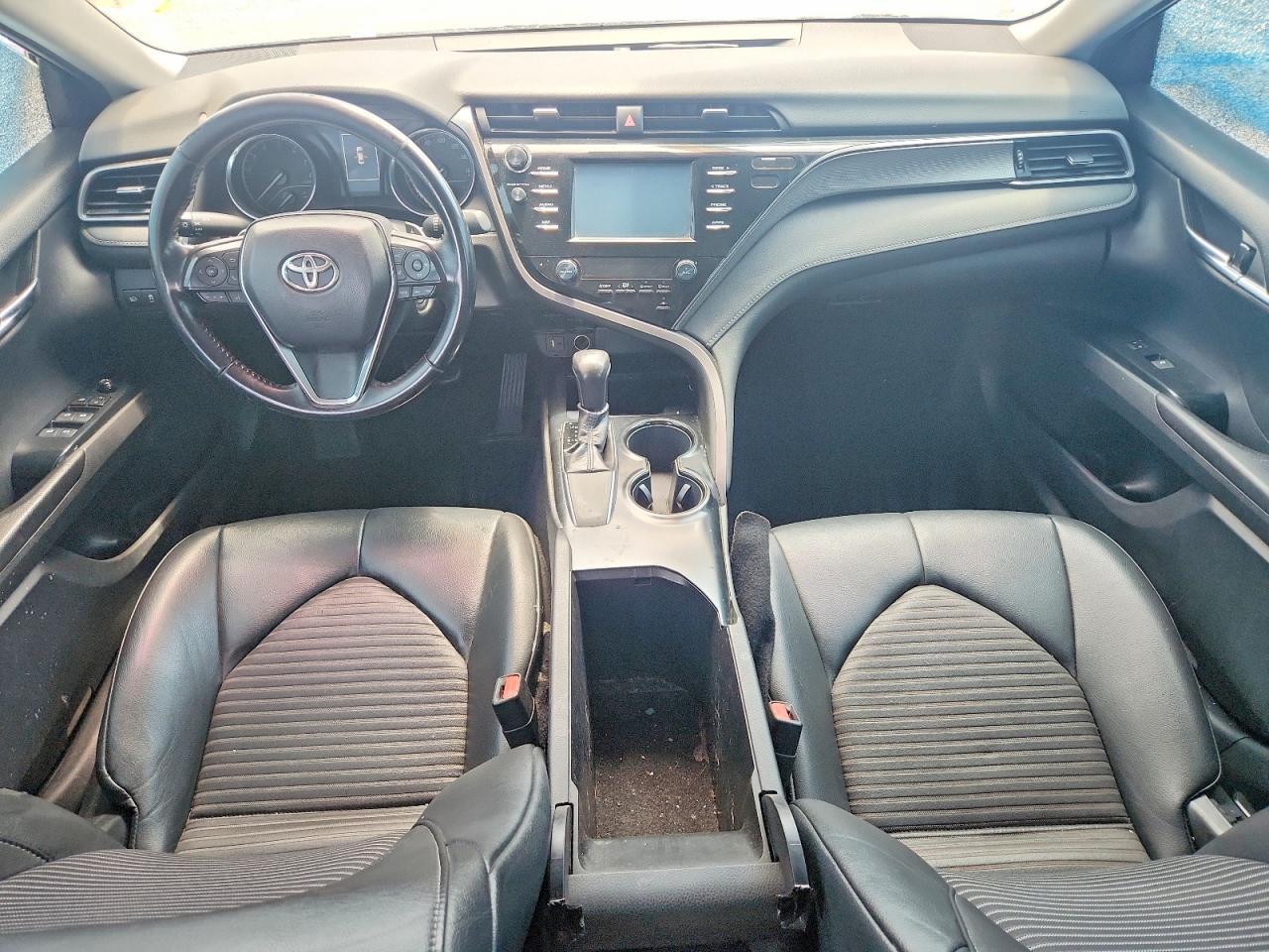 2019 Toyota Camry Se - zdjęcie 8