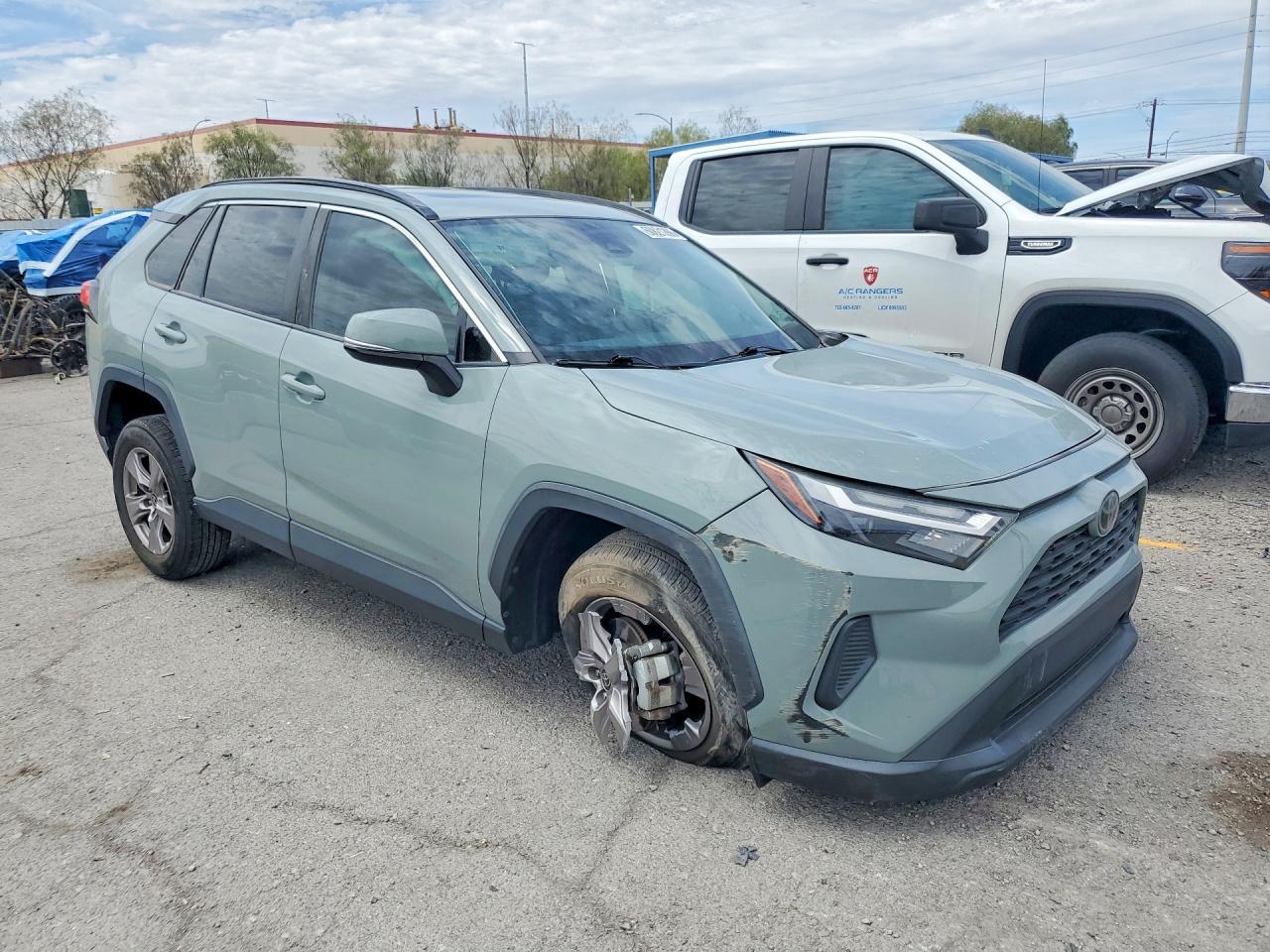 2022 Toyota Rav4 Xle - zdjęcie 7