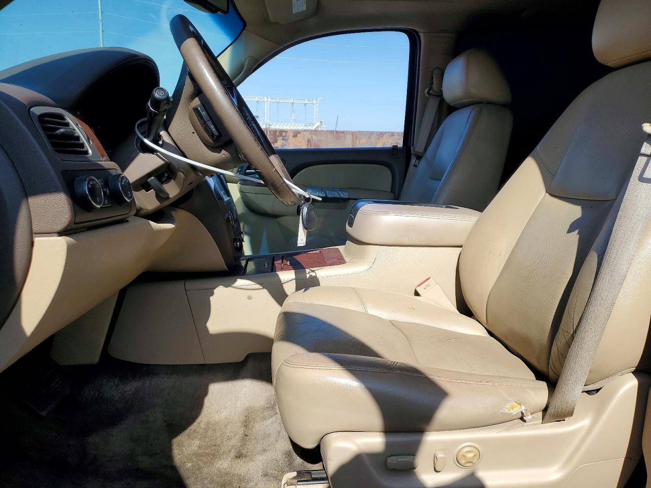 2014 Chevrolet Suburban K1500 Ltz - zdjęcie 7