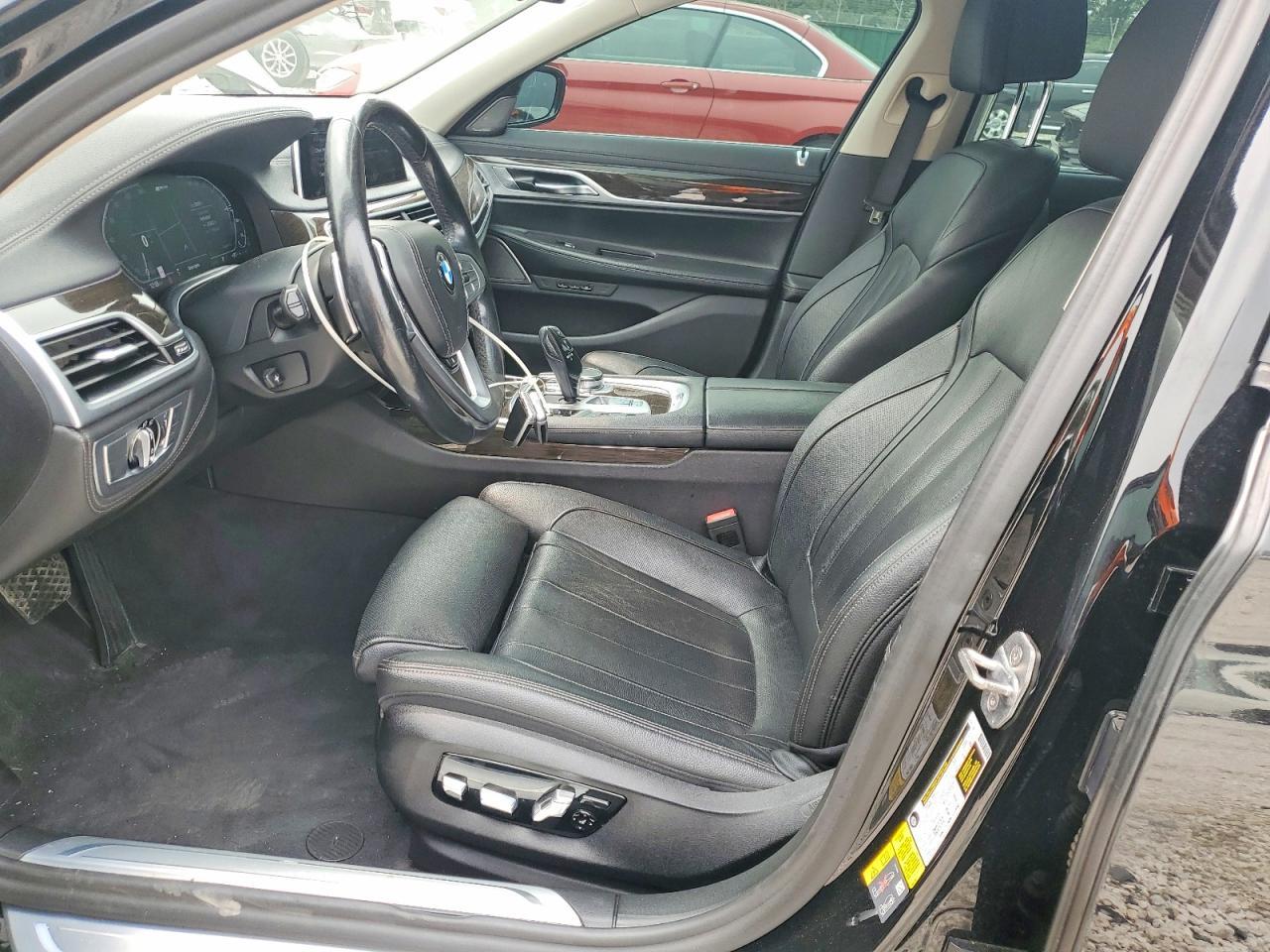 2020 BMW Seria 7 745e - zdjęcie 7