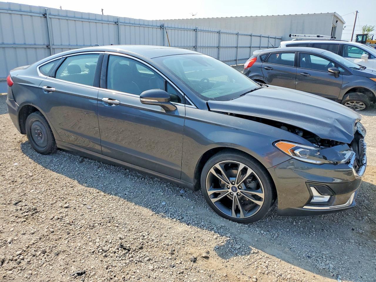 2020 Ford Fusion Titanium - zdjęcie 4
