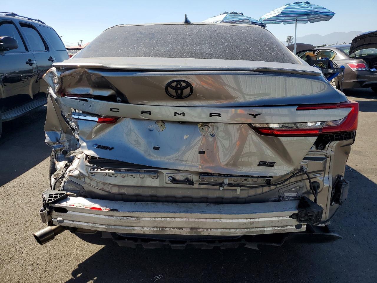 2025 Toyota Camry Se - zdjęcie 6