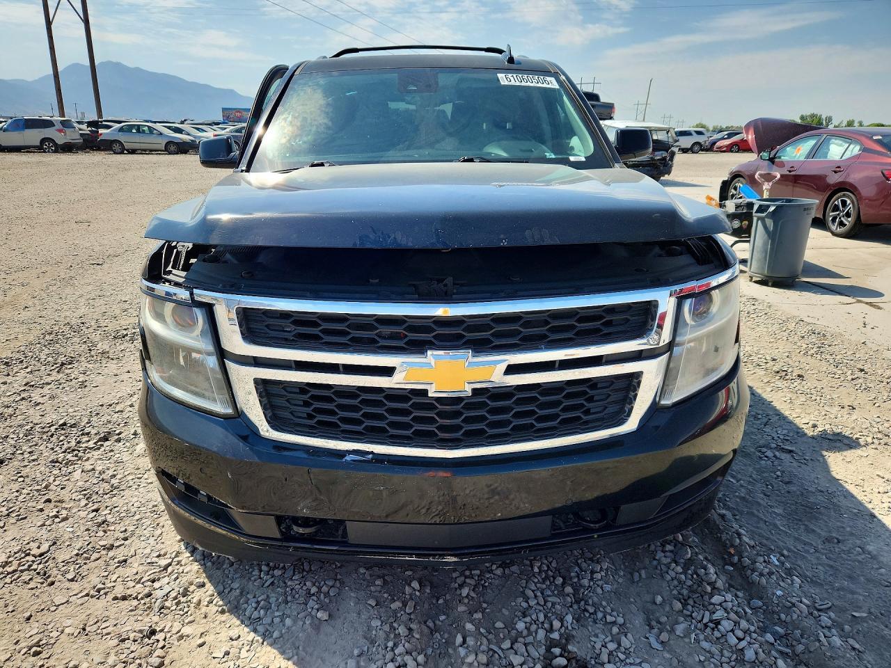 2017 Chevrolet Suburban K1500 Lt - zdjęcie 5