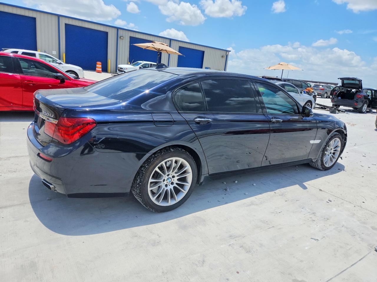 2014 BMW 750 Li - zdjęcie 3