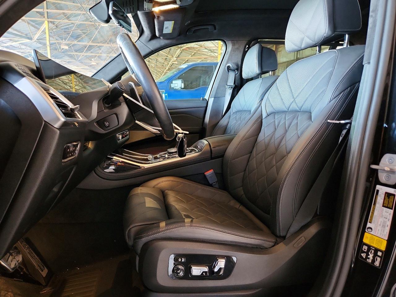 2023 BMW X7 xDrive40I - zdjęcie 7