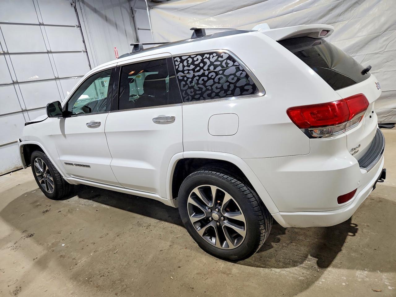 2018 Jeep Grand Cherokee Overland - zdjęcie 2