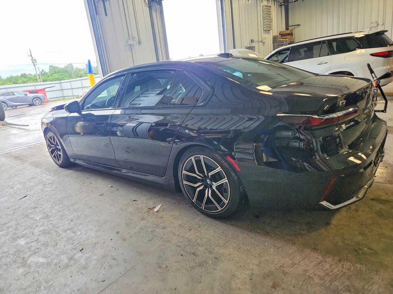 2024 BMW I7 xDrive60 - zdjęcie 2