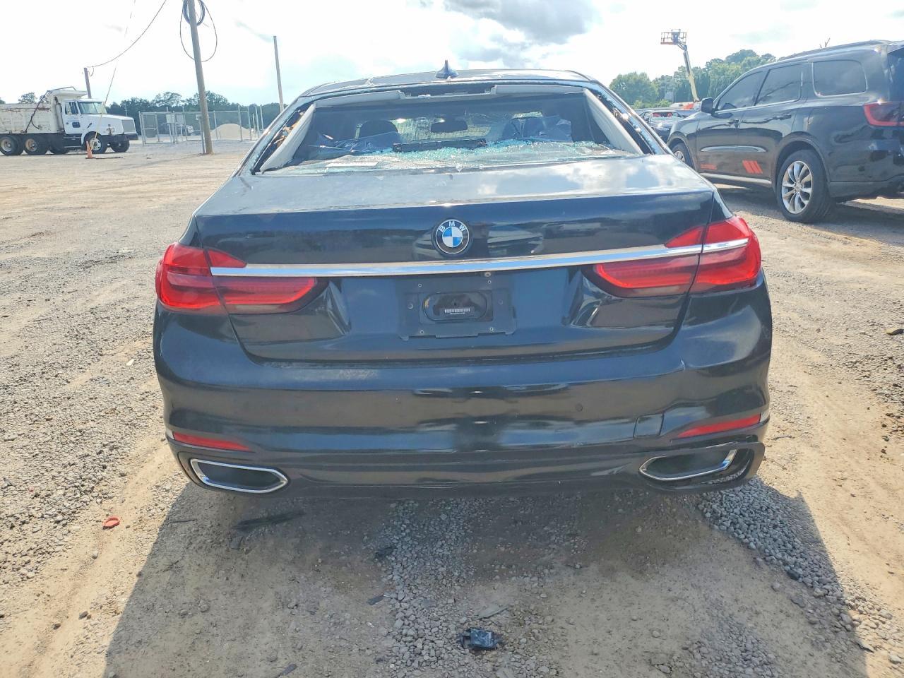 2017 BMW 740 I - zdjęcie 6