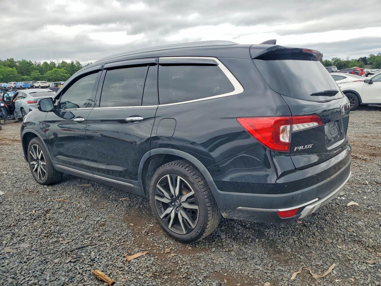 2019 Honda Pilot Touring - zdjęcie 2