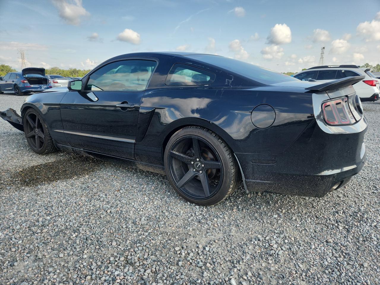 2014 Ford Mustang - zdjęcie 2