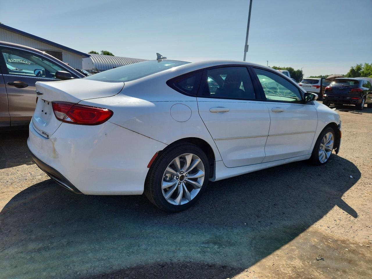 2016 Chrysler 200 S - zdjęcie 3