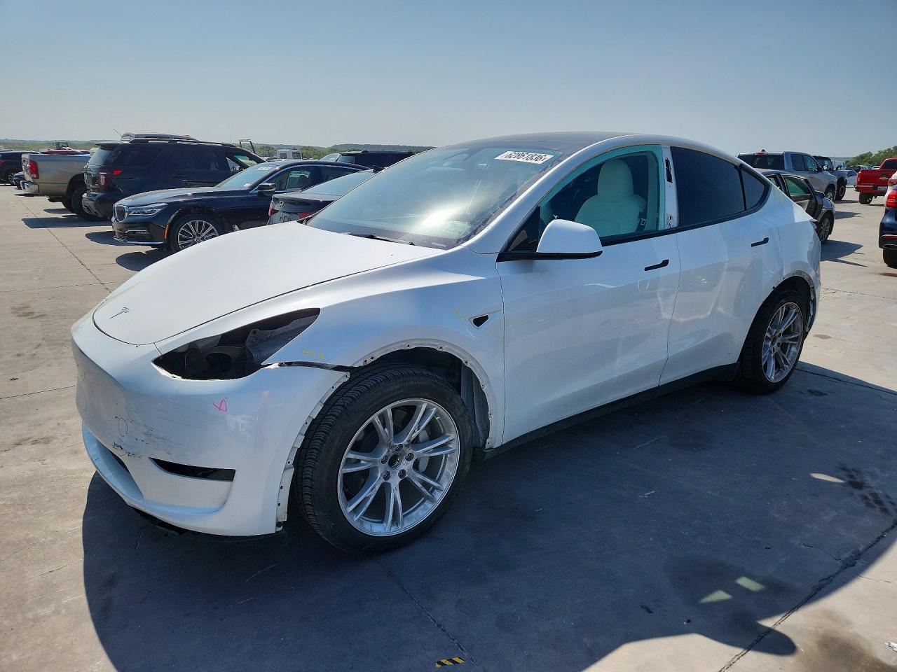2023 Tesla Model Y - zdjęcie główne