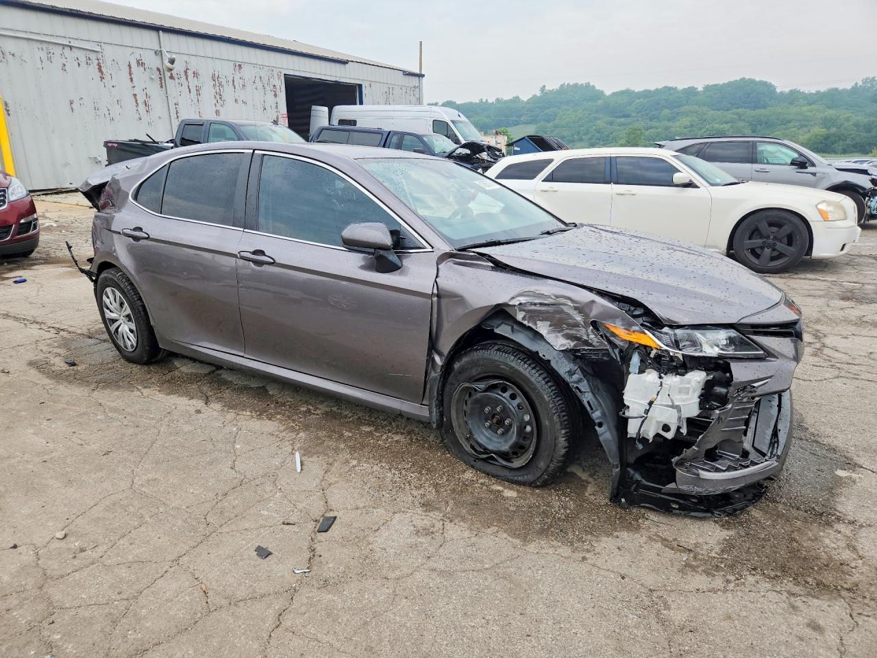 2024 Toyota Camry Le - zdjęcie 4