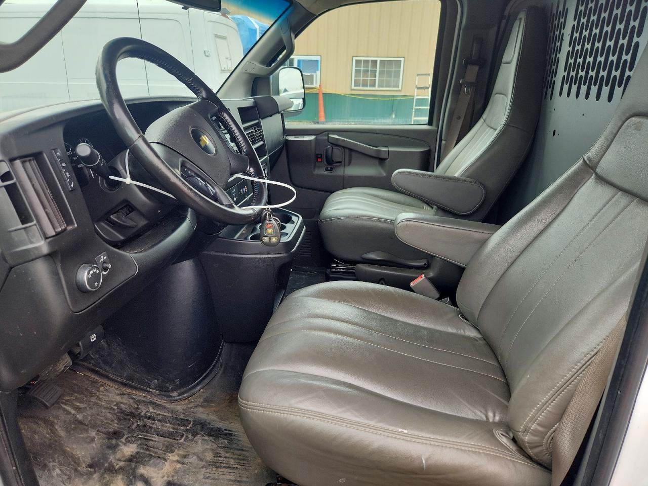 2020 Chevrolet Express G2500 - zdjęcie 7