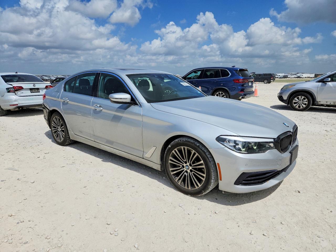 2019 BMW 530 I - zdjęcie 4