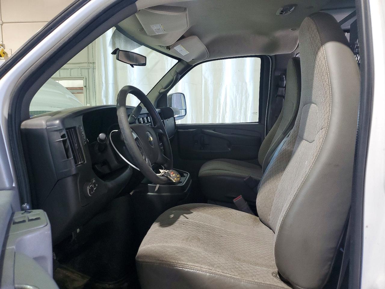 2015 Chevrolet Express G2500 - zdjęcie 7