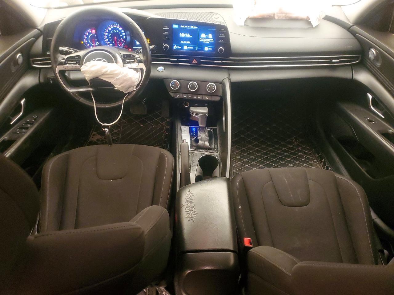 2021 Hyundai Elantra Sel - zdjęcie 8