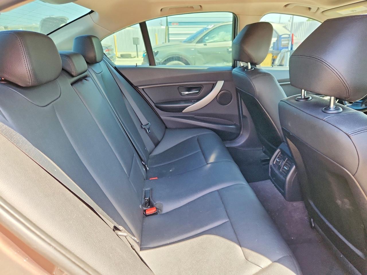 2014 BMW 320 I - zdjęcie 10