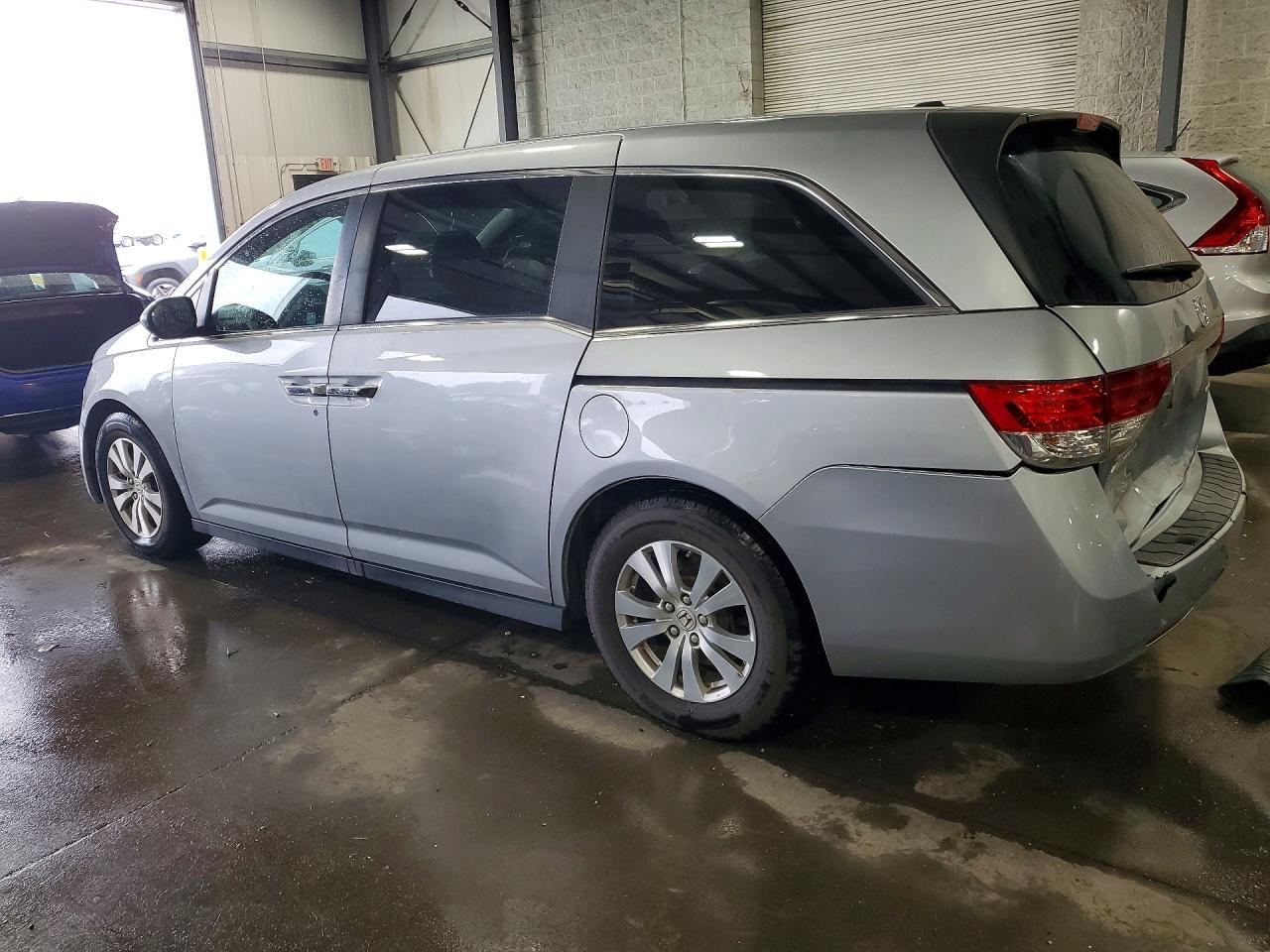 2016 Honda Odyssey Se - zdjęcie 2