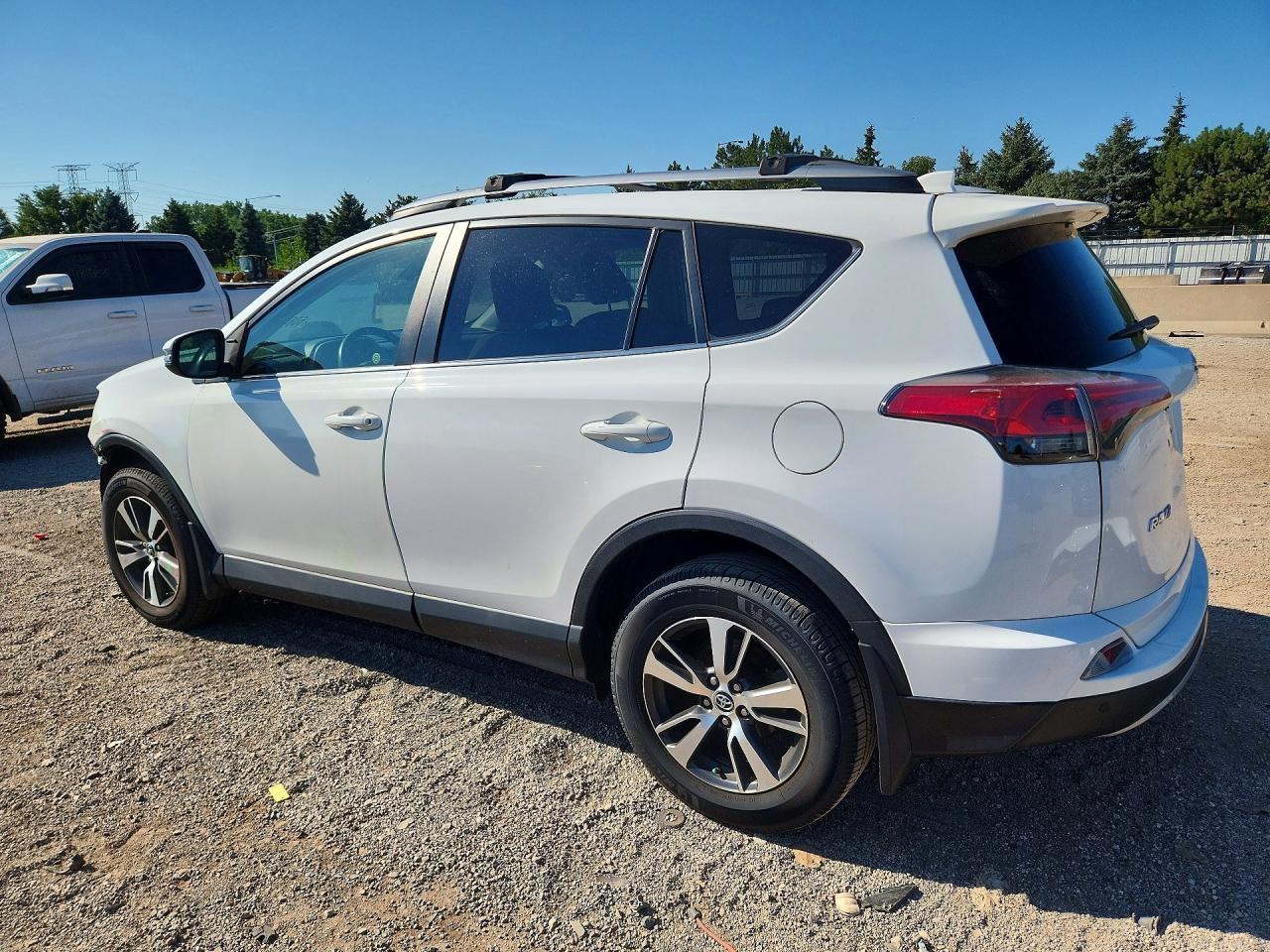 2018 Toyota Rav4 Xle - zdjęcie 2