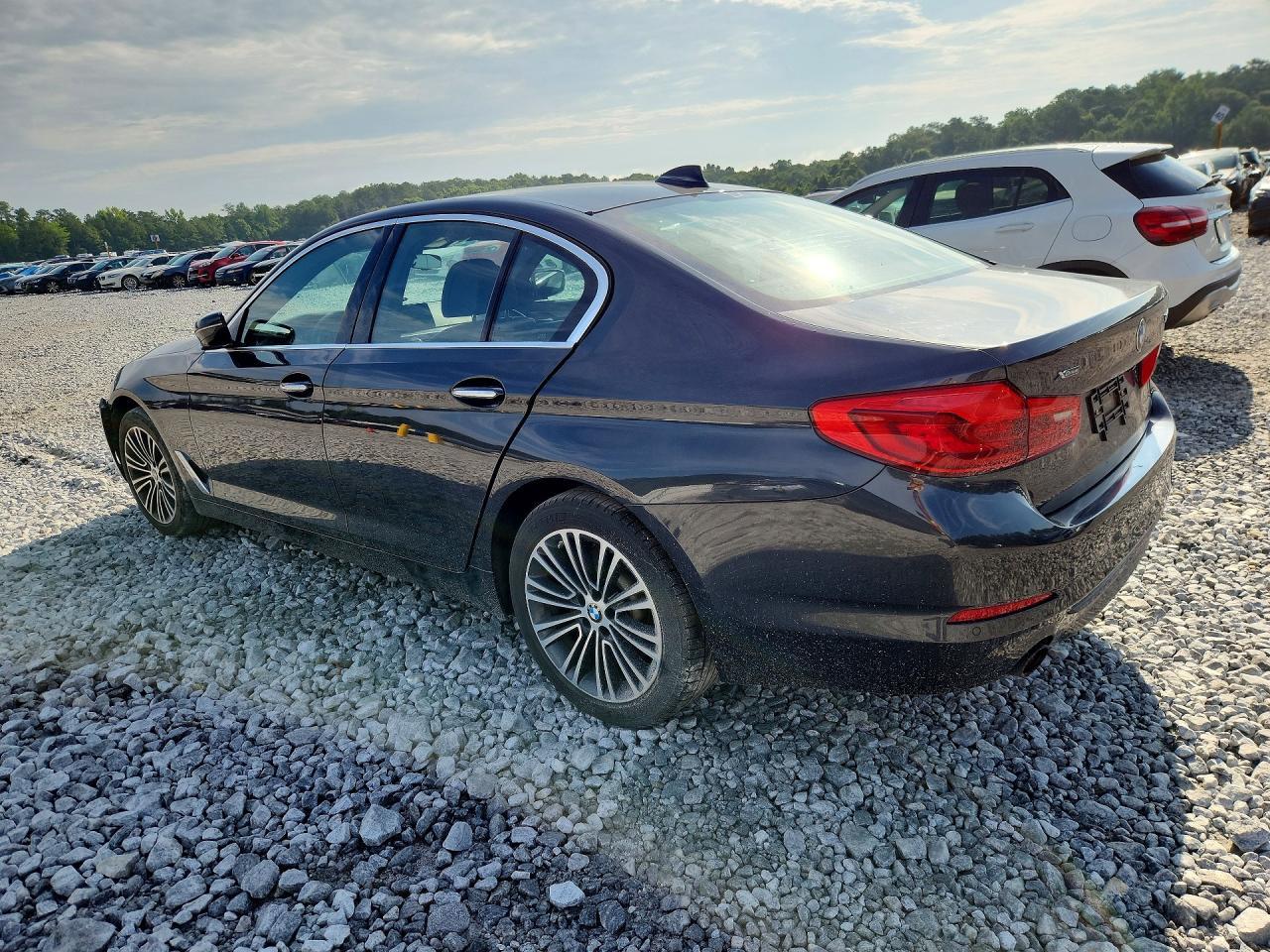 2018 BMW 530 Xi - zdjęcie 2