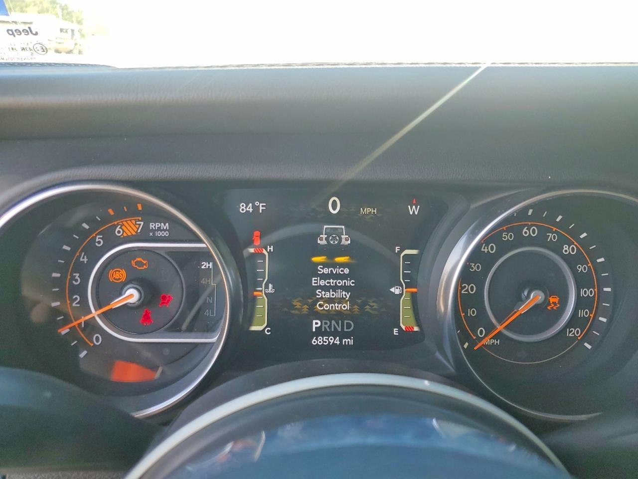 2021 Jeep Wrangler Unlimited Sahara - zdjęcie 9