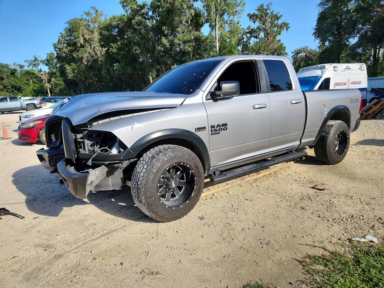 2019 Ram 1500 Classic Slt - zdjęcie główne