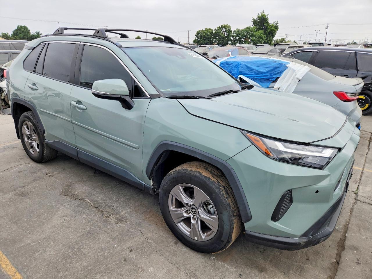 2023 Toyota Rav4 Xle - zdjęcie 4