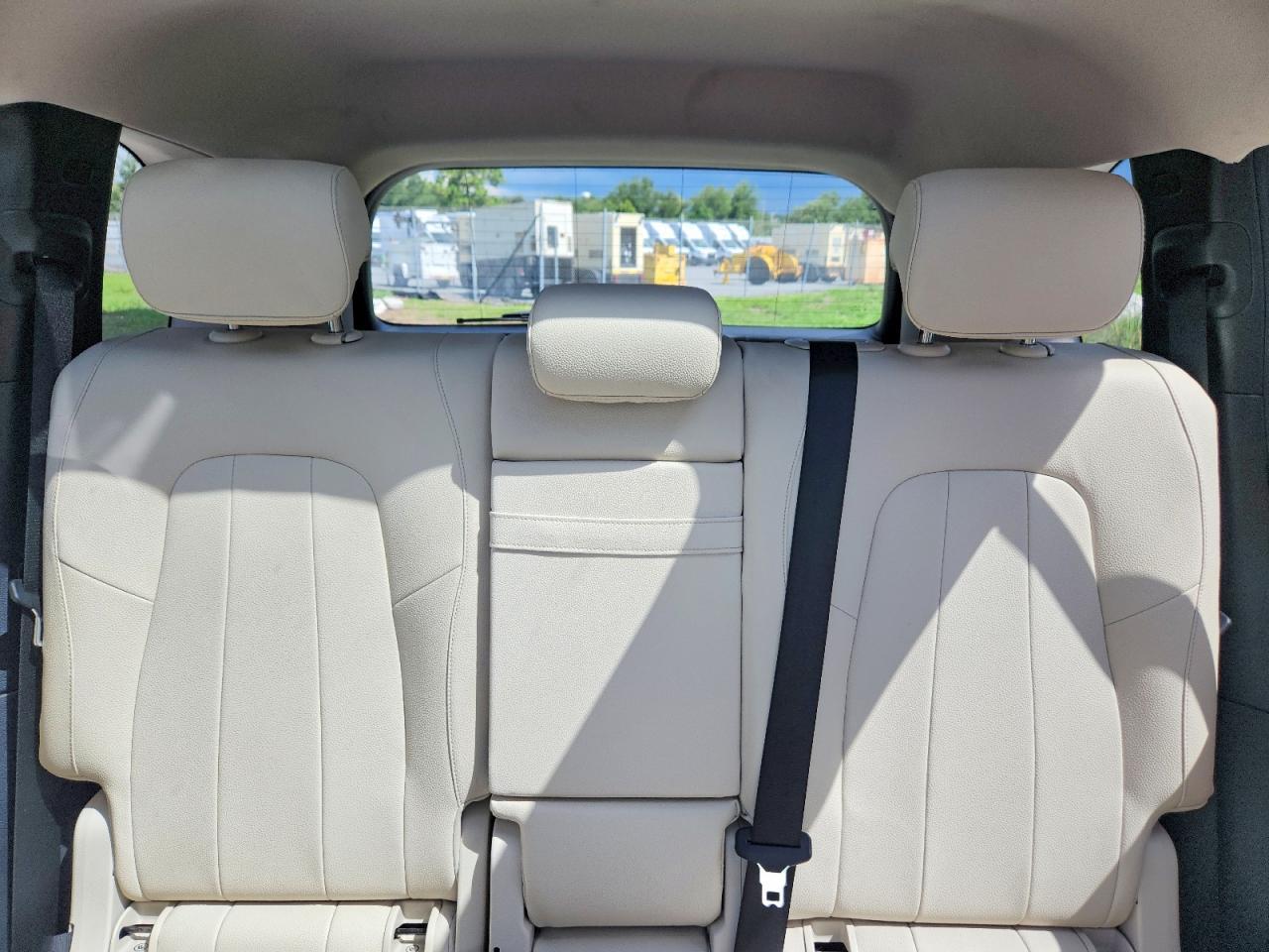 2022 Mercedes-Benz Glb 250 - zdjęcie 10