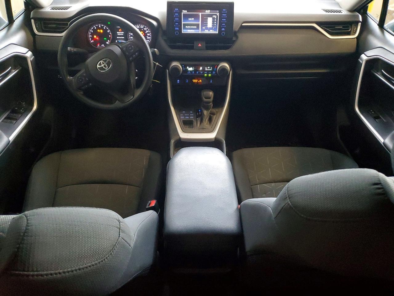2020 Toyota Rav4 Le - zdjęcie 8