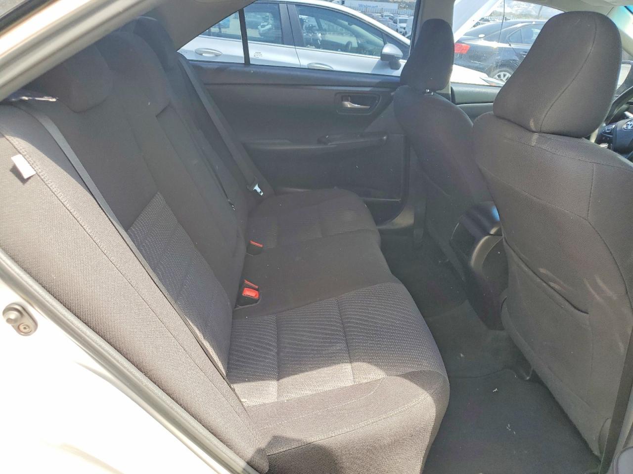 2017 Toyota Camry Le - zdjęcie 10