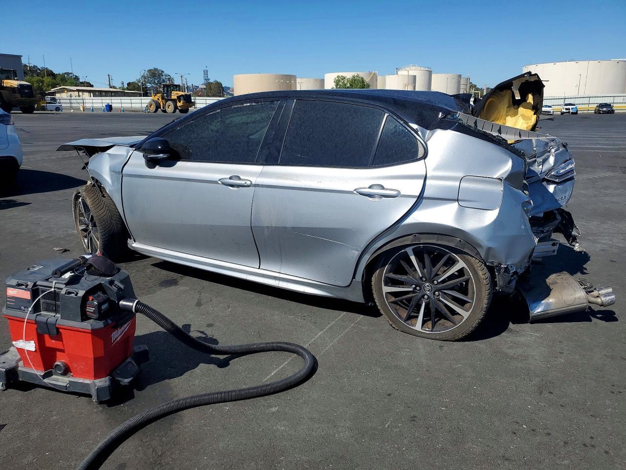 2019 Toyota Camry Xse - zdjęcie 2