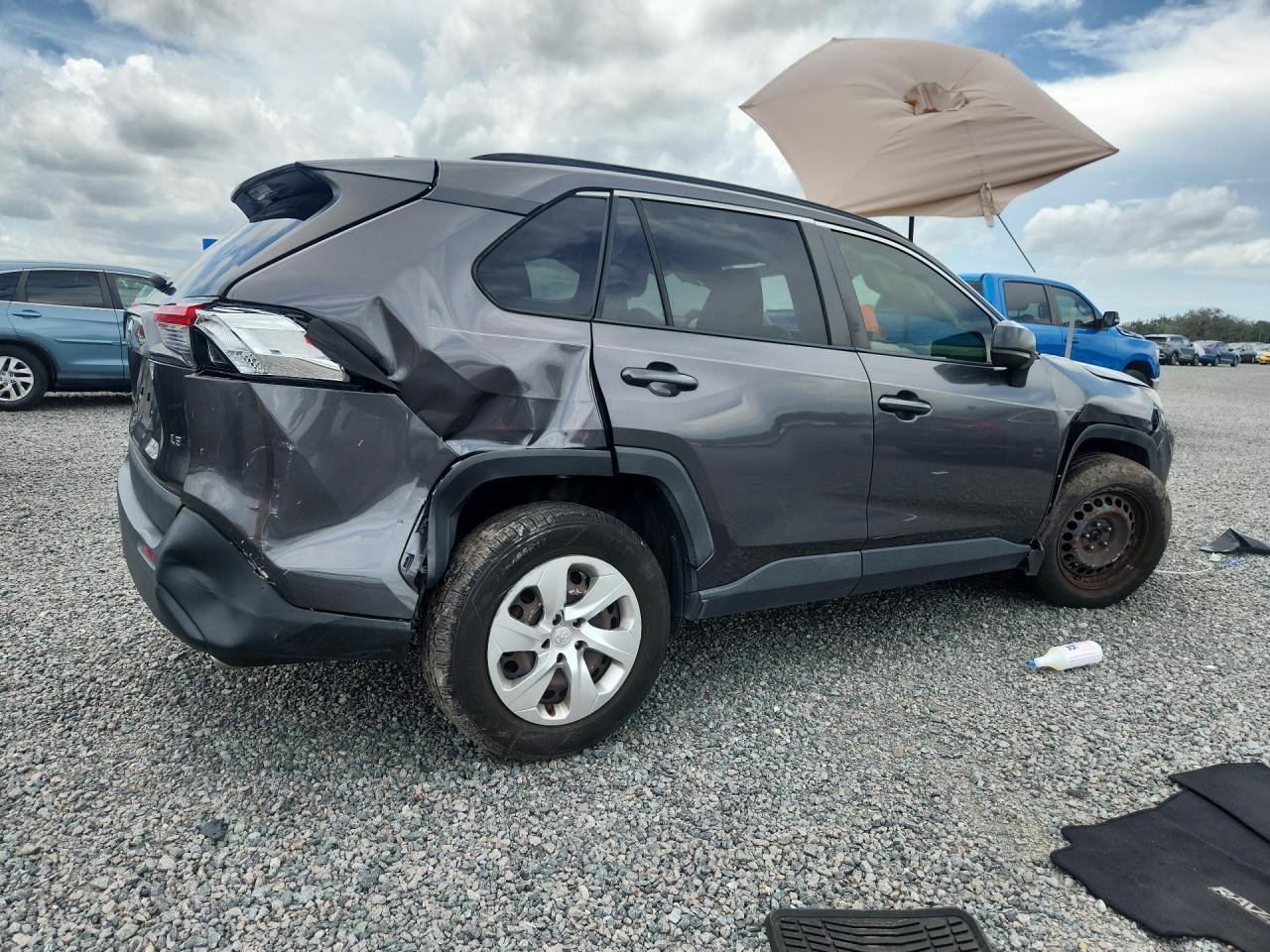 2019 Toyota Rav4 Le - zdjęcie 3