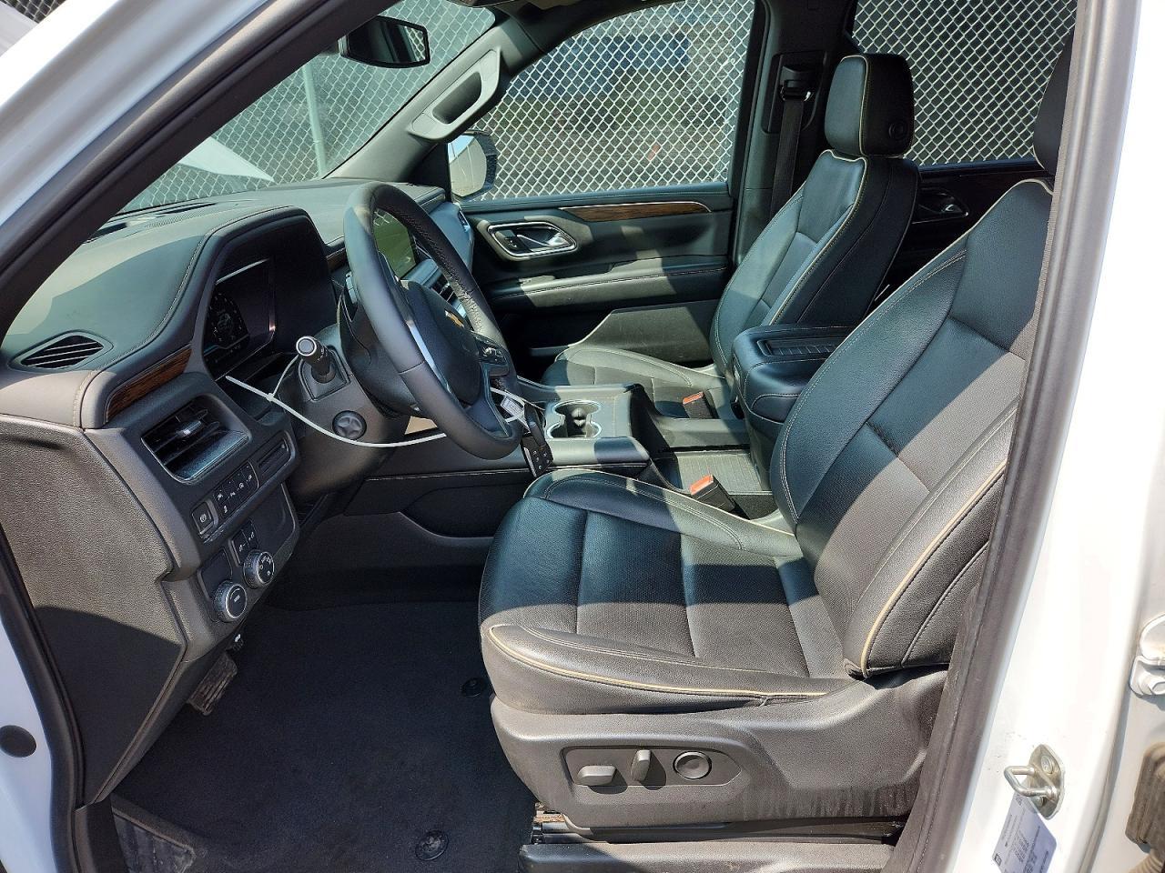 2022 Chevrolet Suburban C1500 Premier - zdjęcie 7