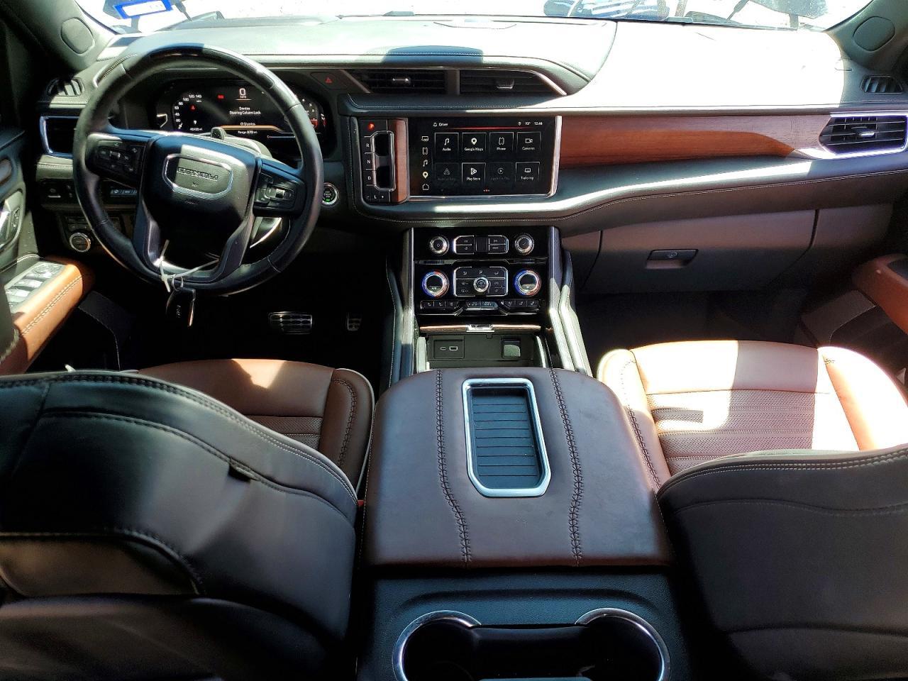 2023 GMC Yukon Denali Ultimate - zdjęcie 8