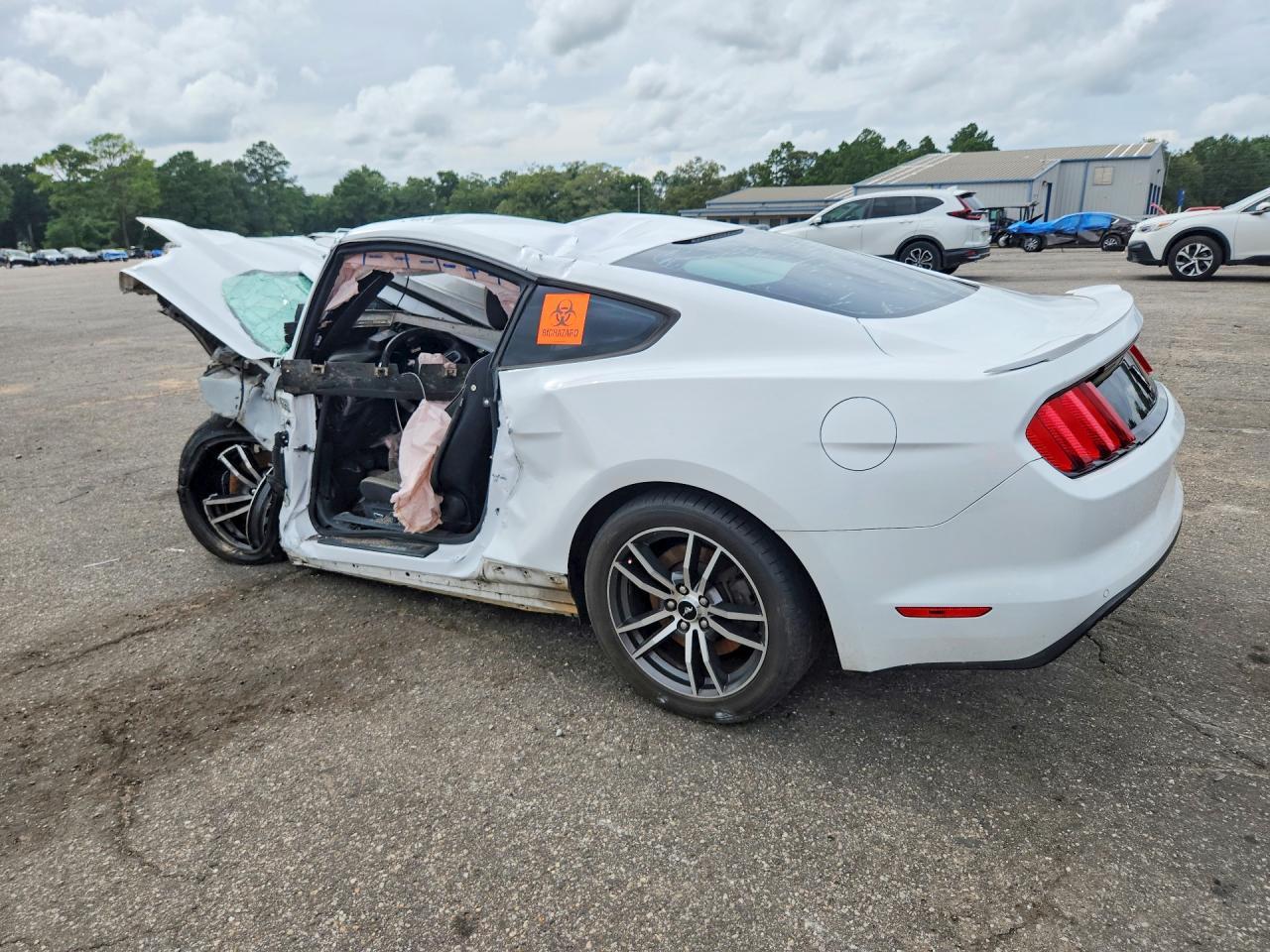 Ford Mustang - zdjęcie 2