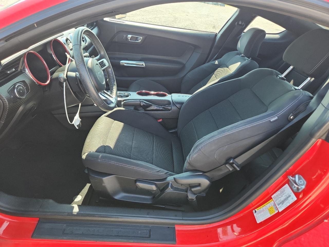 2017 Ford Mustang - zdjęcie 7