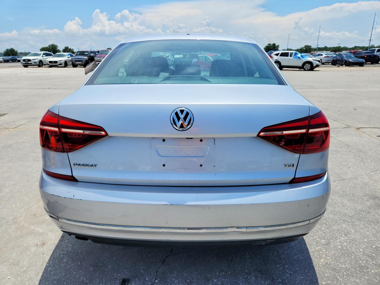 2018 Volkswagen Passat S - zdjęcie 6