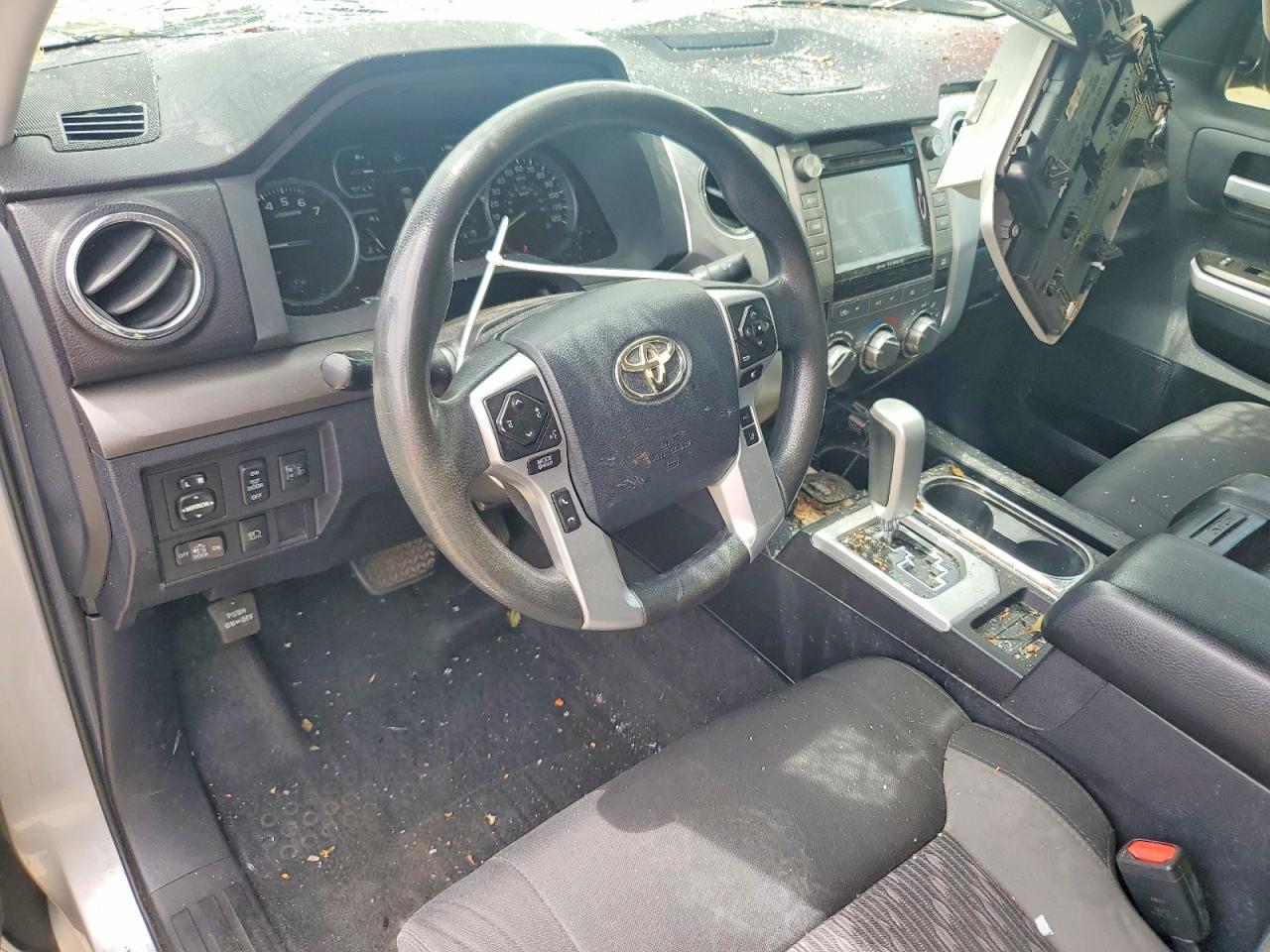 2018 Toyota Tundra Sr5 - zdjęcie 8