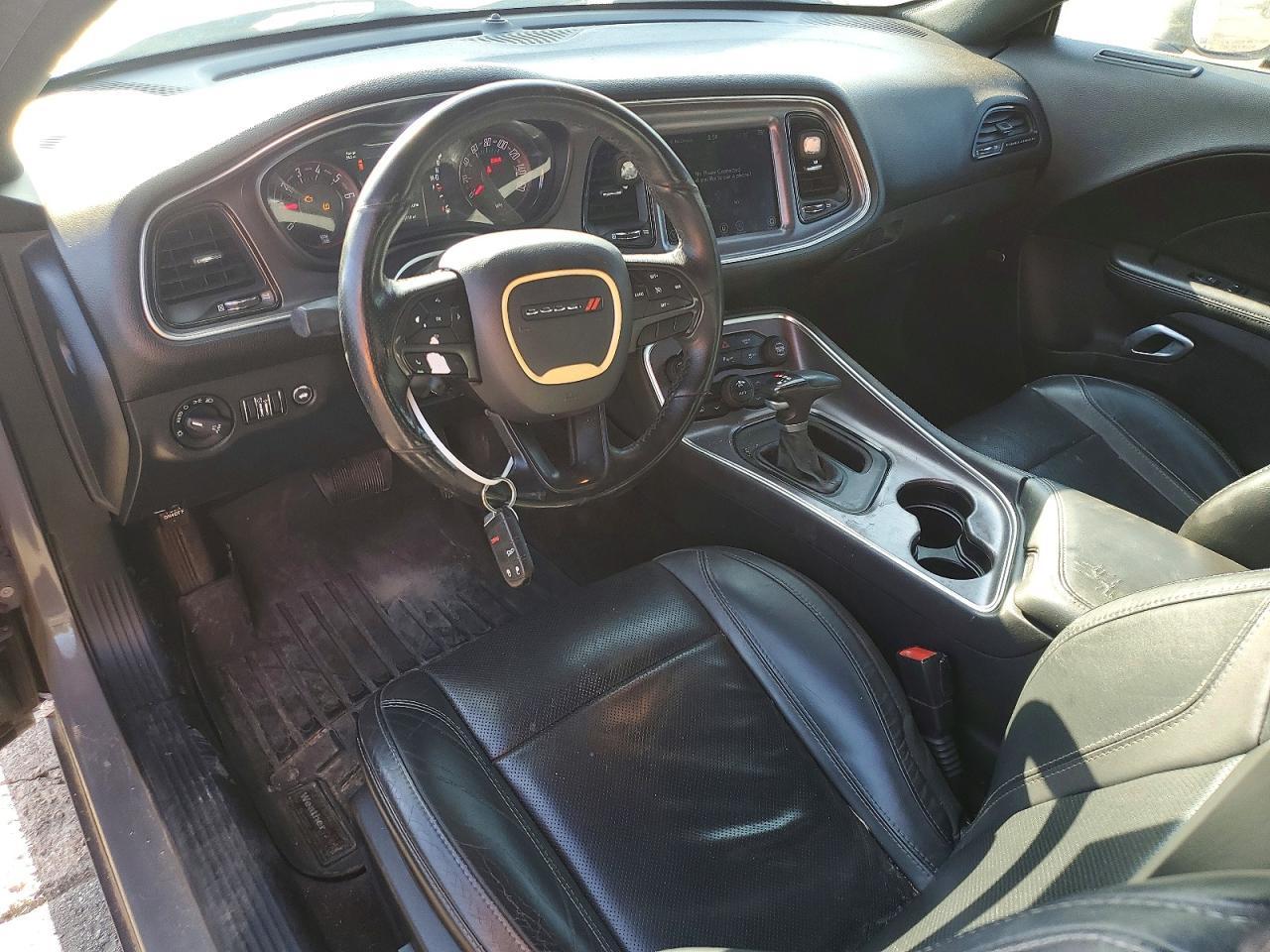 2017 Dodge Challenger Sxt - zdjęcie 8