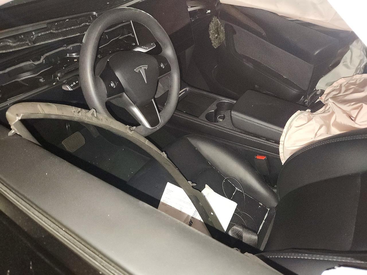 2024 Tesla Model Y - zdjęcie 7