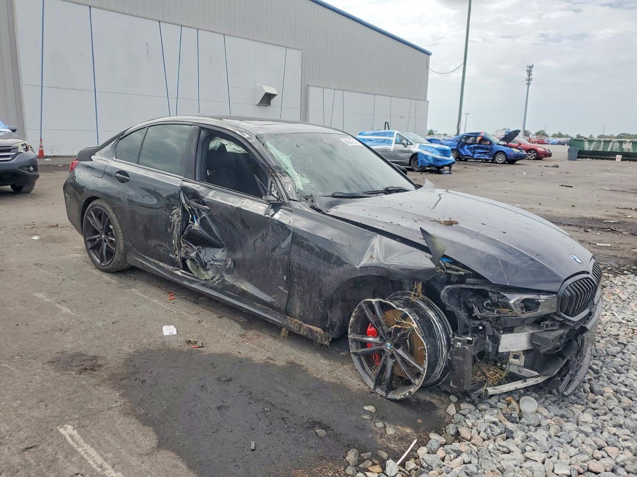 2023 BMW 330I - zdjęcie 4