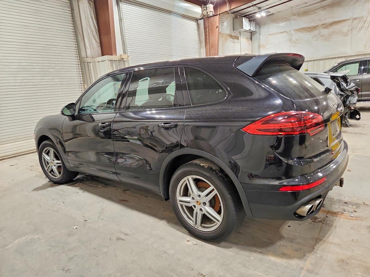 2015 Porsche Cayenne S - zdjęcie 2