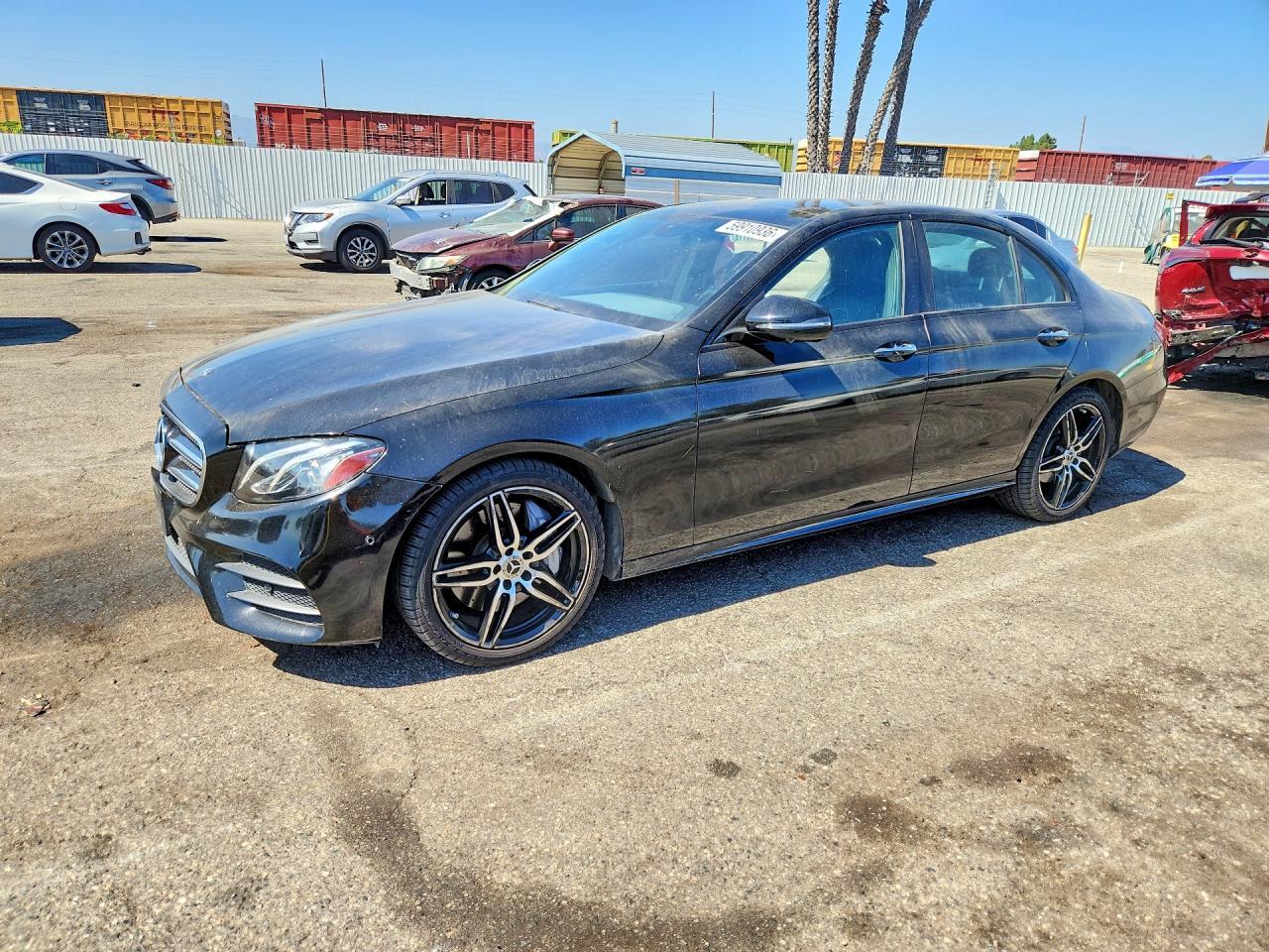 2020 Mercedes-Benz E 350 - zdjęcie główne