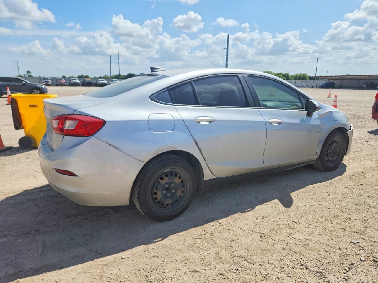 2018 Chevrolet Cruze Ls - zdjęcie 3
